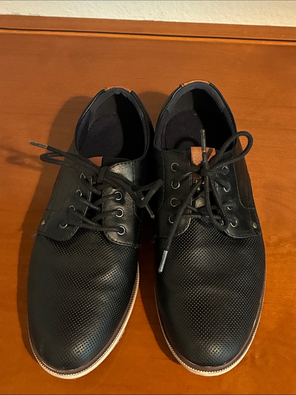Men's Black Perforated Lace-Up Oxfords